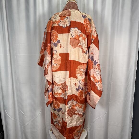 Vintage Japanese Silk Kimono Red Orange Floral Rinzu Pattern Hand Sewn Lined - Picture 6 of 10